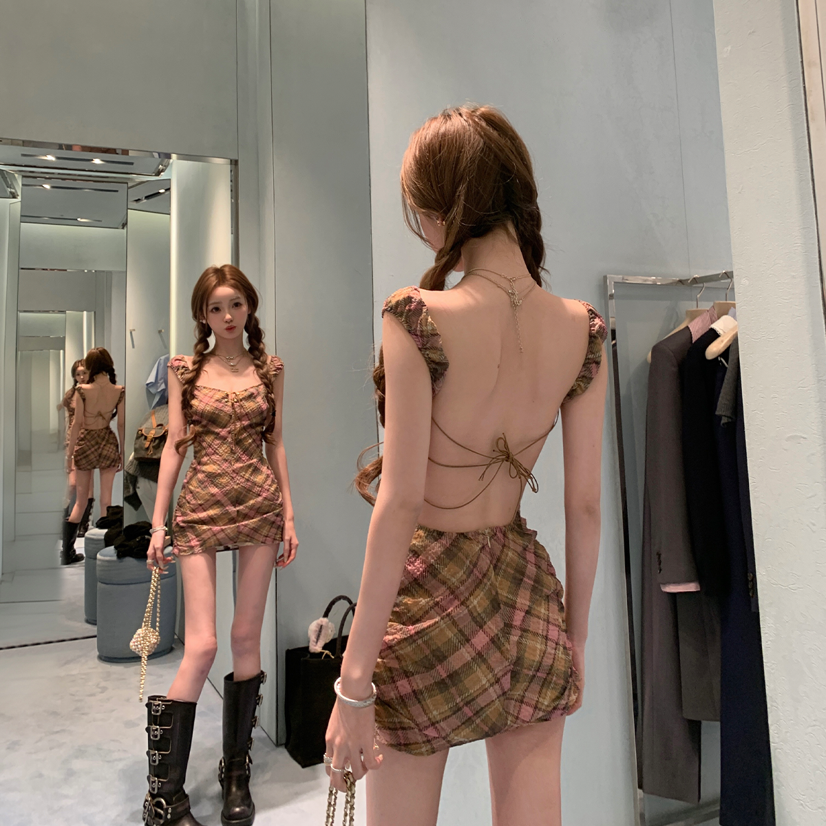 你的懒懒llan【栗子龙猫】两色少女感格纹性感露背方领连衣裙女