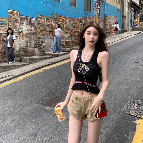 你的懒懒llan【腿精的心机】显腿长性感俏皮卷边设计牛仔短裤女 - 图2