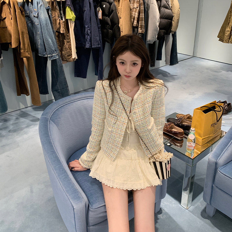 你的懒懒llan【奶油玉兔】法式风情性感绣花挂脖上衣+半裙套装女,淘宝优惠券,粉丝福利购,淘宝优惠卷