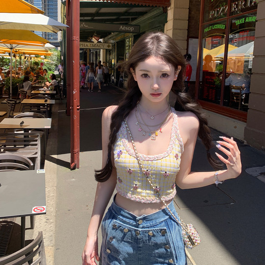 Ваша ленивая Ллан с нетерпением ждет вышитого вручную трехмерного реалистичного сексуального топа на подтяжках для женщин с маленьким клубничным узором.