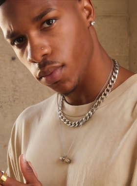 月售500+美式小众健身杠铃片项链