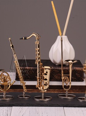 圆号模型摆件乐器模型管乐迷你法国号纯铜圆号胸针圆号车摆饰客厅