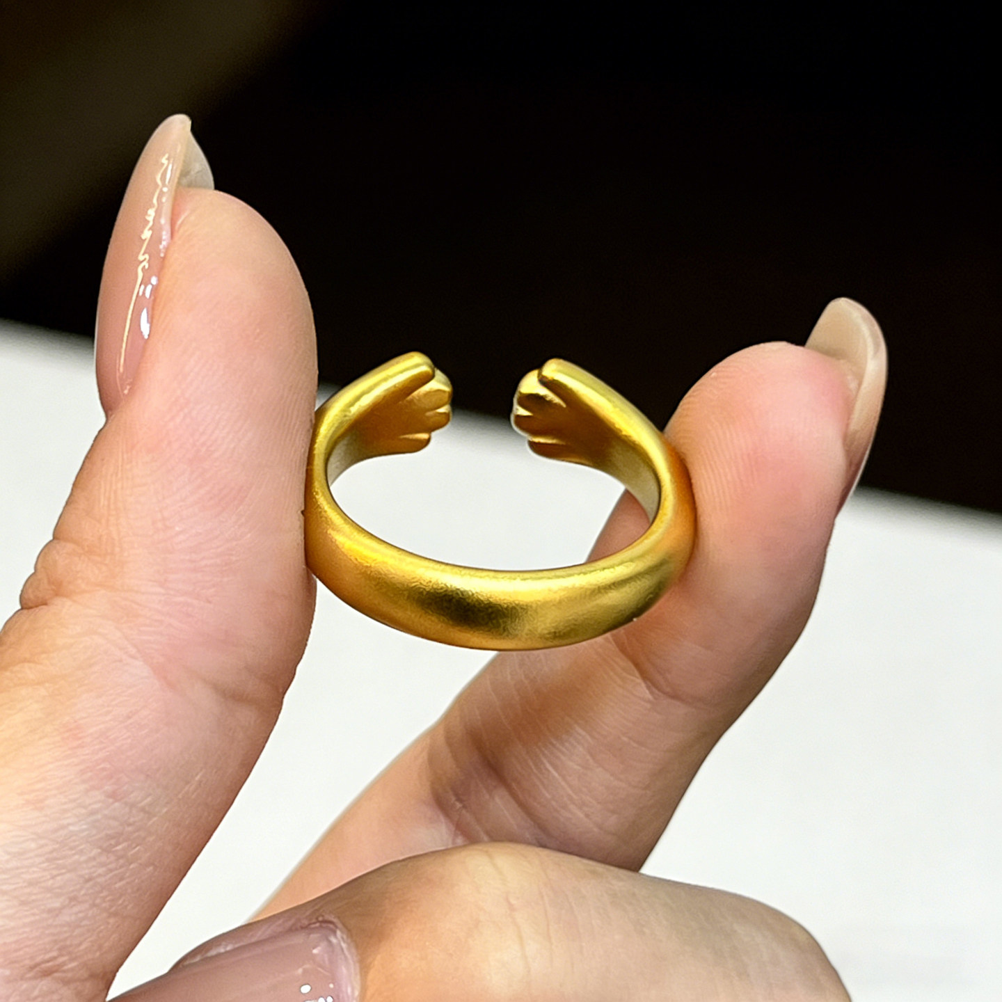 Ancient gold ring with diamonds, cat claw sweetheart ring for women