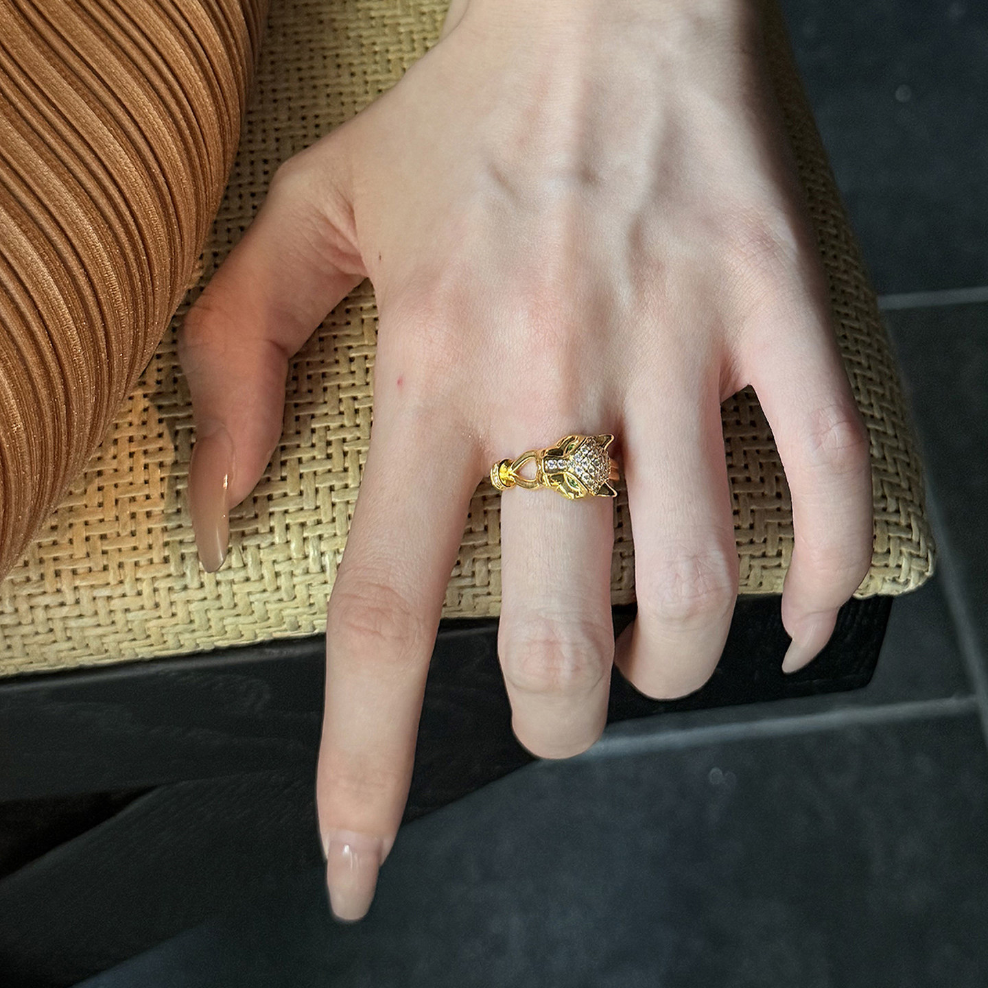 Queyunlai 5D point diamond gold ring women's gold 999 European style cheetah fashion luxury ring hard gold craftsmanship