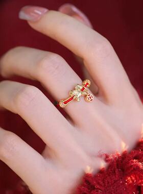 马上有钱戒指女款轻奢小众设计高级感食指戒精致时尚新年指环佩戴