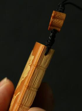 精品名家戚挺飞纯手工留青雕刻天书型老玉竹小挂件竹雕文玩小吊坠
