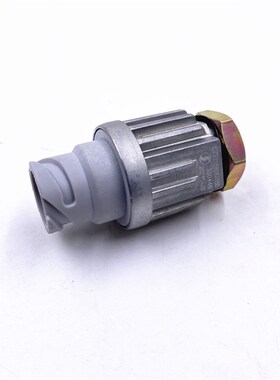 适用于陕汽德龙F3000新M3000X3000制动灯开关刹车灯感应原厂配件