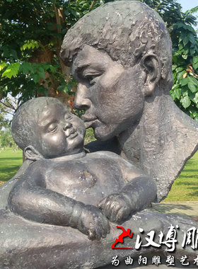 玻璃钢仿铜人物雕塑父爱主题父子雕像定制做铸铜雕塑广场公园铜雕