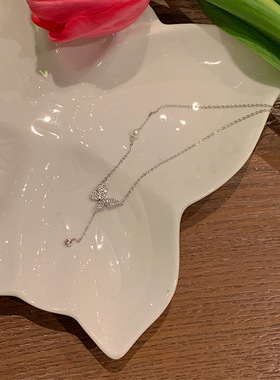 蝴蝶钛钢项链女小众设计感高级锁骨链网红气质珍珠颈链精致吊坠