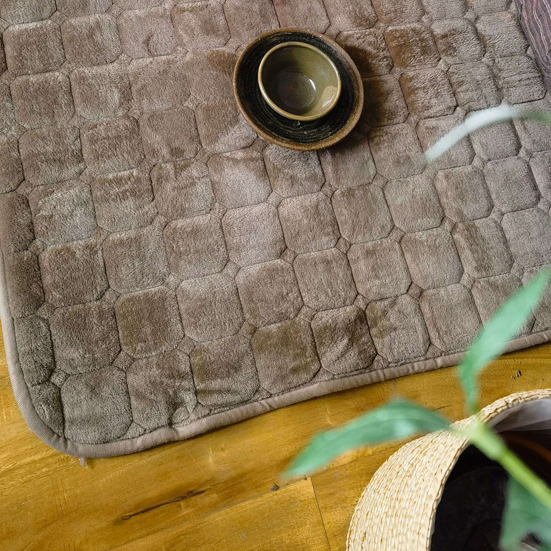 Japanese flannel small floor mat, bedroom bedside carpet, living room coffee table, sofa floor mat, bay window mat, balcony blanket