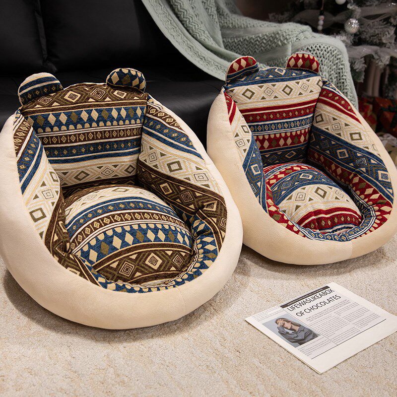 Ethnic style futon cushions on the ground, lazy people sitting on tatami, Japanese style bedroom home balcony bay window floor thickening