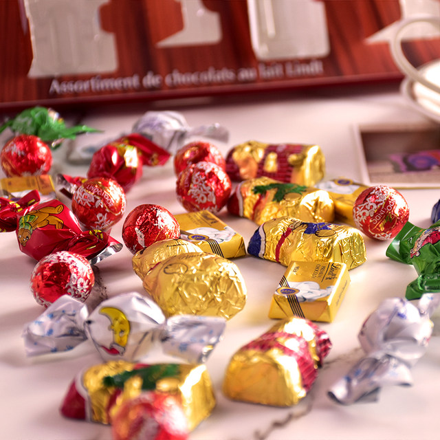 Lindt Calendar Chocolate Countdown Gift Box for Gifting