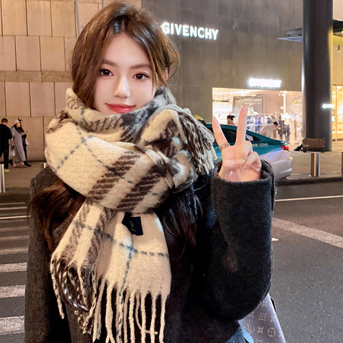OVANCY高级感围巾女冬季2025新款韩系大衣仿羊绒披肩加厚保暖围脖 - 图3