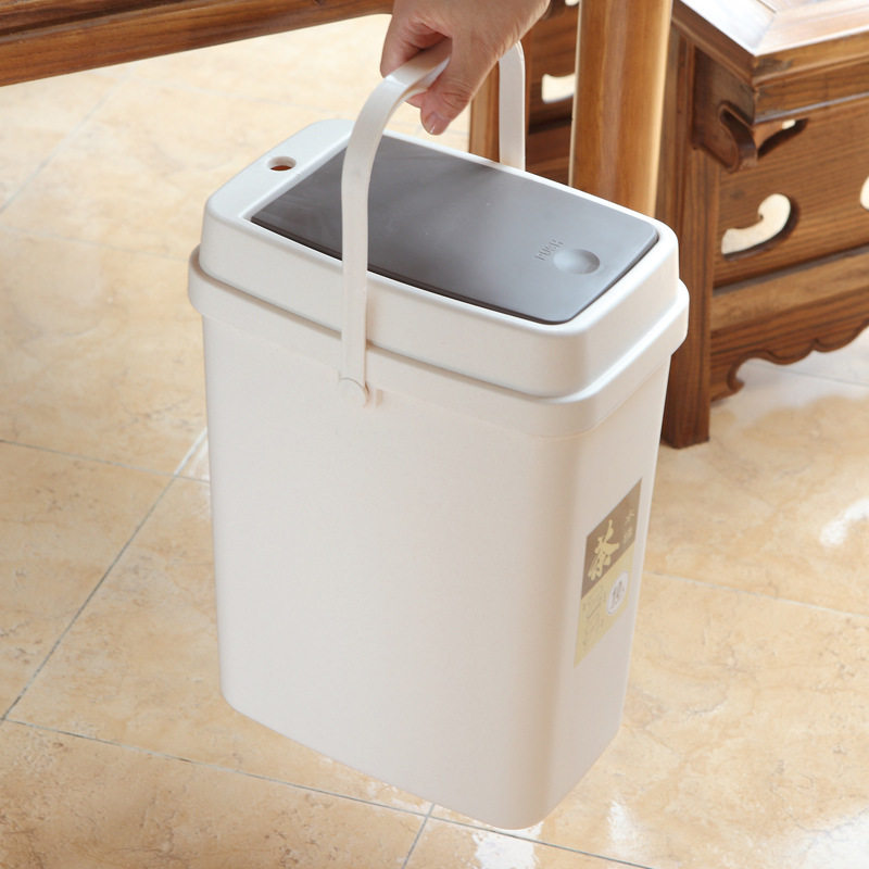 Tea bucket with handle + tea residue separation design