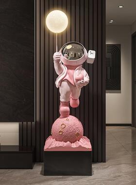 2025年新款太空人宇航员投影灯大摆件落地装饰品客厅高档轻奢礼物