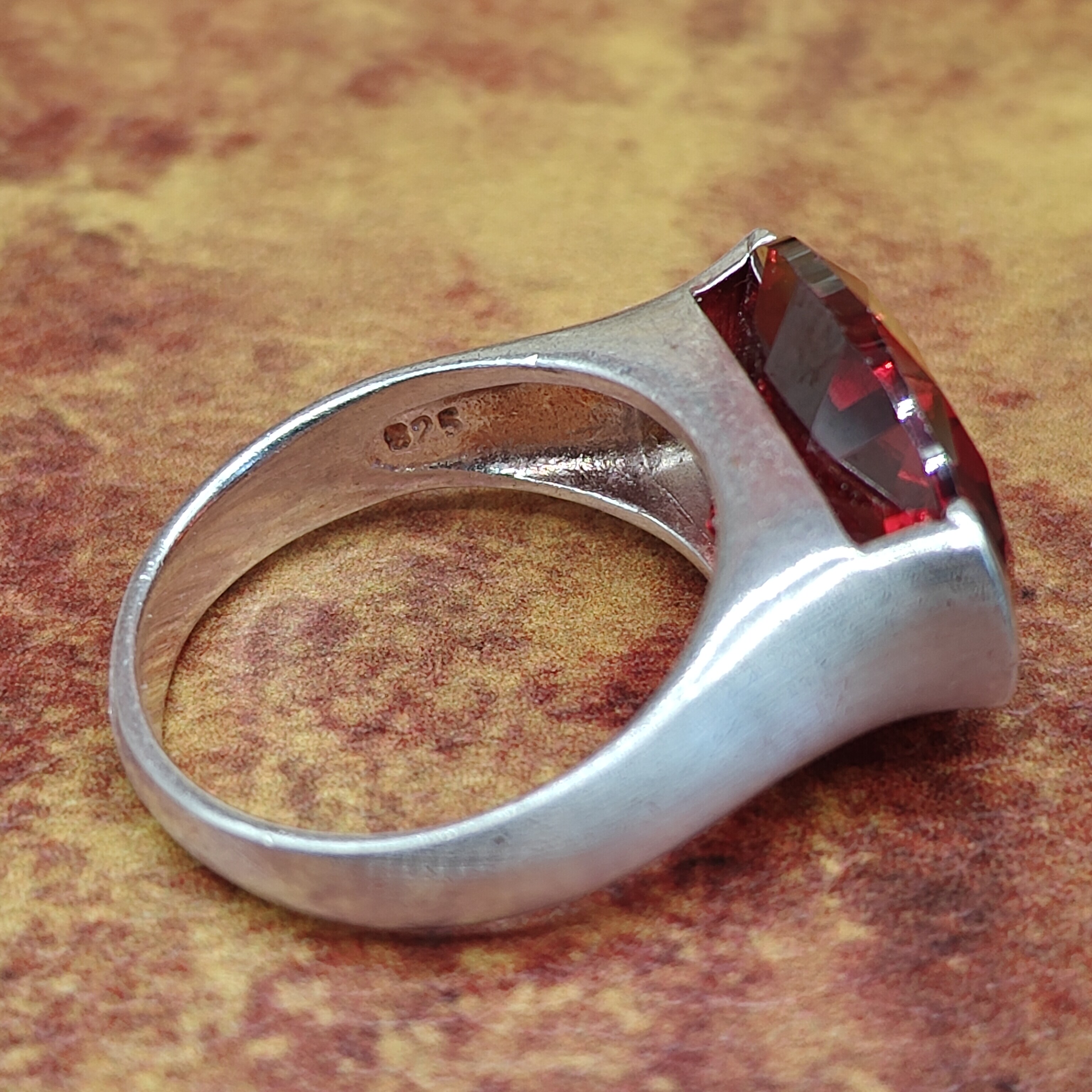 Vintage Middle Ages European Return 925 Silver Garnet Ring No. 15
