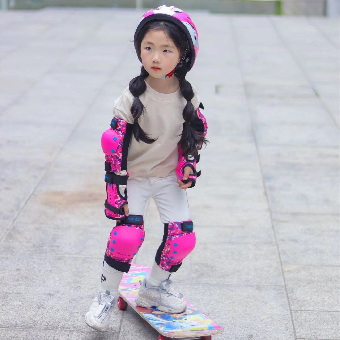 运动护具头盔套装轮滑成人溜冰鞋儿童滑冰板安全帽男女护膝男孩子 - 图1