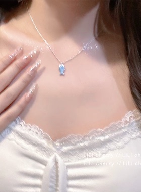 好运锦鲤清新甜美小鱼吊坠项链女银色细链条小众精致锁骨链颈链