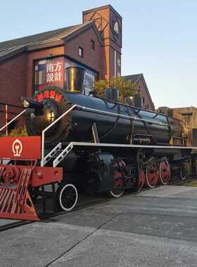 大型复古蒸汽火车头一比一定制