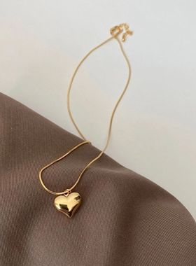 轧戏胡羞卢昱晓同款项链简约复古钛钢立体爱心吊坠锁骨链时尚颈链