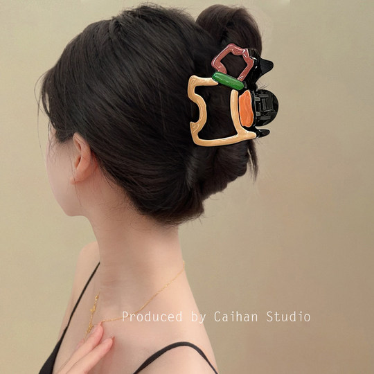 线条小狗~可爱彩绘抓夹韩国盘发夹女2024新款镂空后脑鲨鱼夹发饰