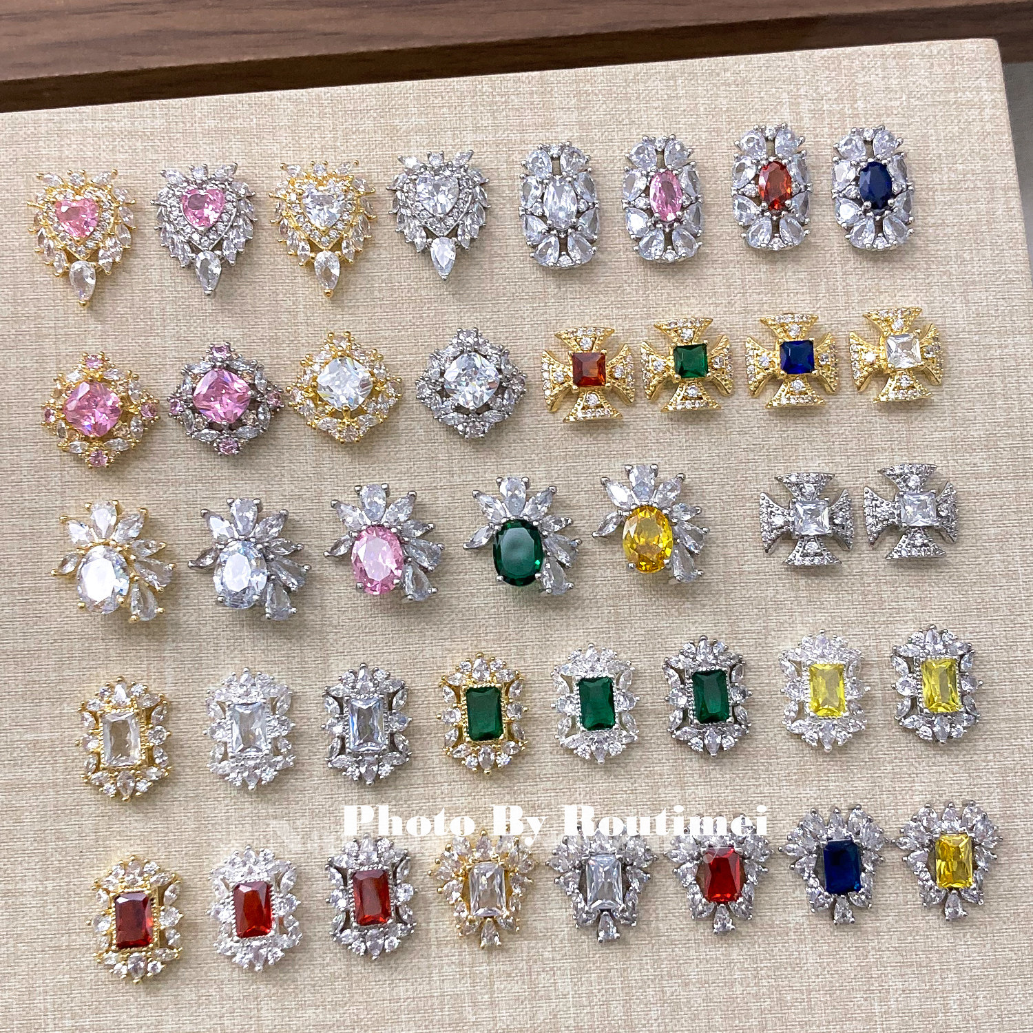 新款美甲锆石高级轻奢款式爆闪成品百搭方钻十字架指甲饰品四边形,淘宝优惠券,粉丝福利购,淘宝优惠卷