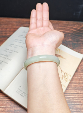 和田玉青白玉飘花手镯56mm保真