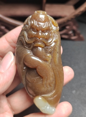 新疆和田玉且末青白糖玉钟馗小鬼手把玩件男款玉石红糖钟馗纳福