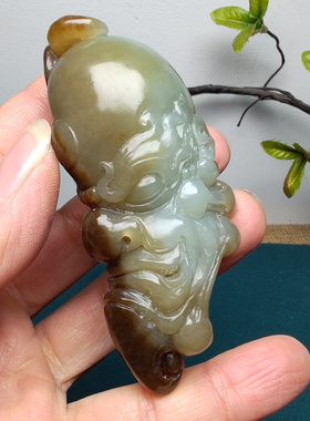 和田玉且末糖青白玉怪罗汉把件