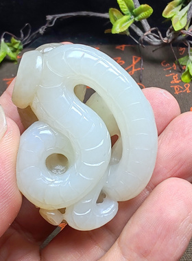 和田玉糖白玉生肖蛇小手把件苏工精品油润高档男女国风金钱缠身