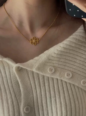 PURE法式精致蕾丝镂空珍珠花朵吊坠项链女轻奢优雅简约金色锁骨链