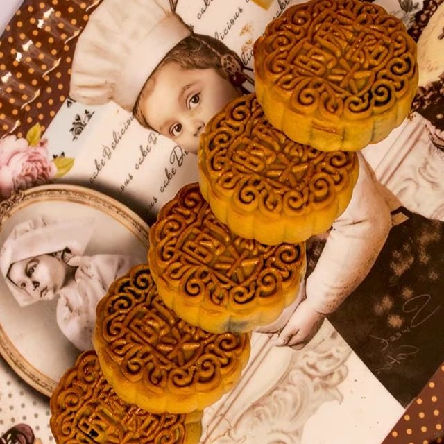 广西钦州小董时兴月饼五仁月饼黑芝麻老式家乡传统油纸包装