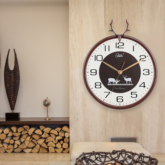 Creative light luxury round wall clock