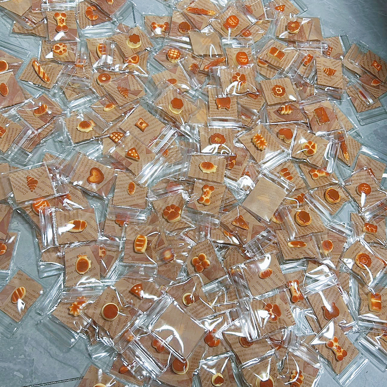 随心配小鼻嘎面包系列盲盒泥感慢回弹实物色捏捏乐挂件网红款,淘宝优惠券,粉丝福利购,淘宝优惠卷