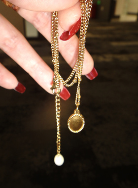 莎乐美 黄打屁复古时髦显瘦ins风韩温柔休闲百搭叠戴宝钛钢项链