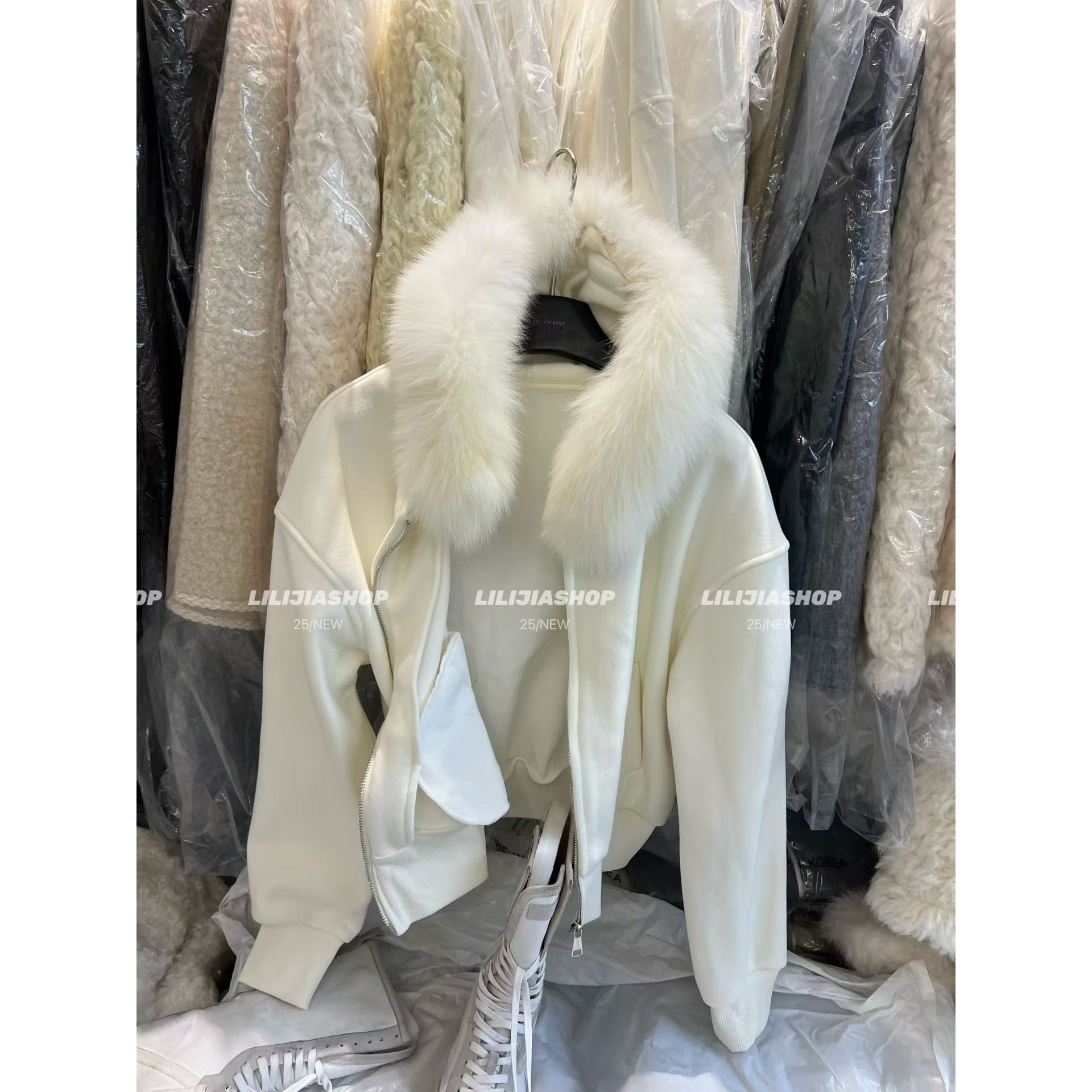 2025新款高级白色狐狸毛领连帽短外套女冬季加绒加厚百搭显瘦卫衣,淘宝优惠券,粉丝福利购,淘宝优惠卷