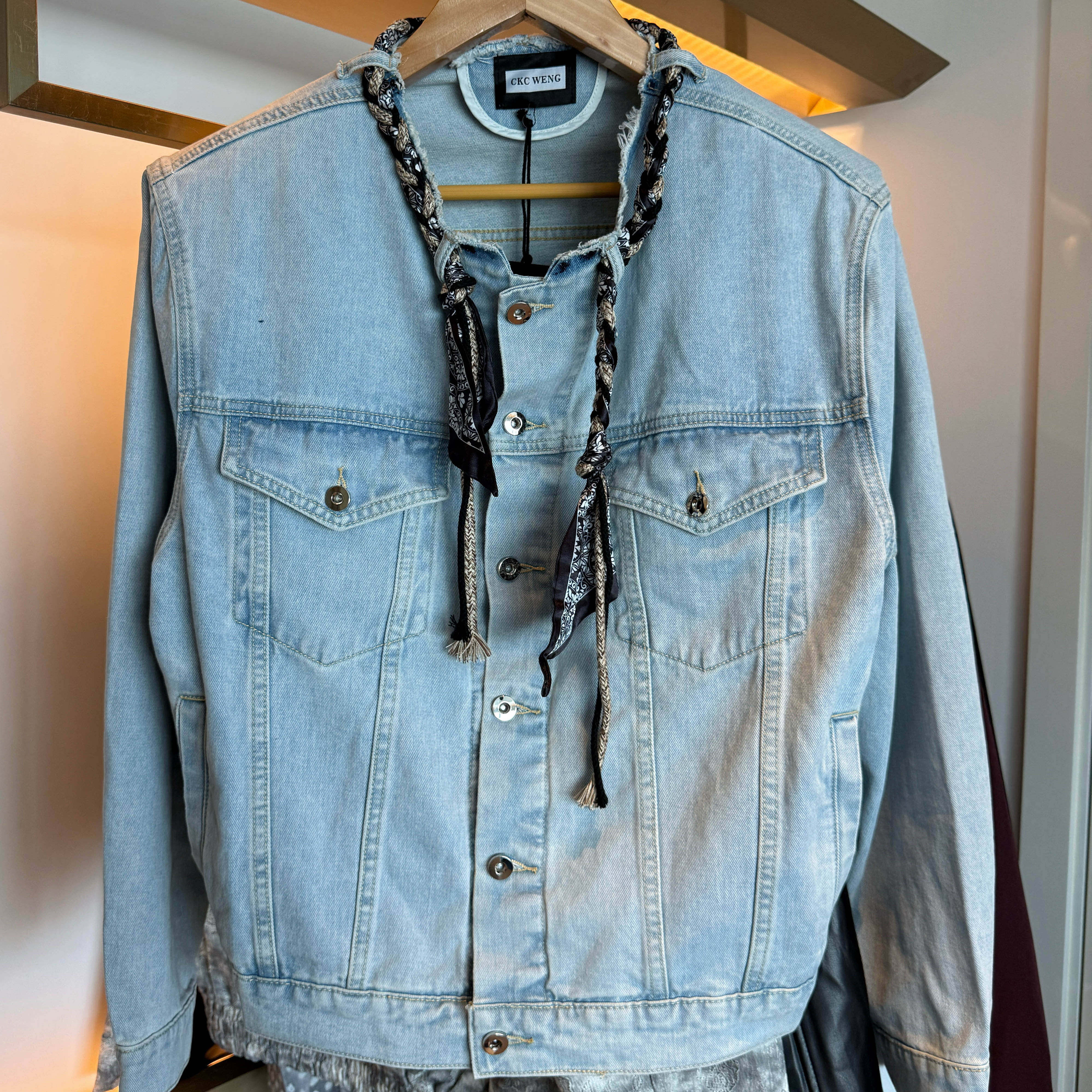 大富水洗麻花丝巾无领牛仔外套男2025秋冬潮流感宽松垫肩做旧夹克,淘宝优惠券,粉丝福利购,淘宝优惠卷