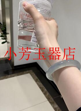 缅甸高冰种飘花翡翠色玉石手镯女款正圈圆条高冰蓝水天青色玉镯子