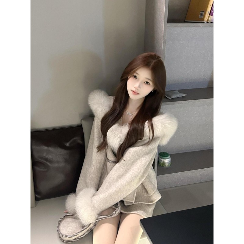 秋冬新款呢子名媛风气质毛领连帽宽松蝴蝶结外套半身裙巨好看套装,淘宝优惠券,粉丝福利购,淘宝优惠卷