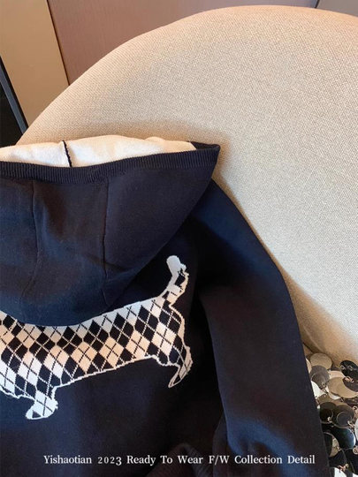 Chaqueta de punto con capucha y cremallera con gráfico de cachorro diseñado