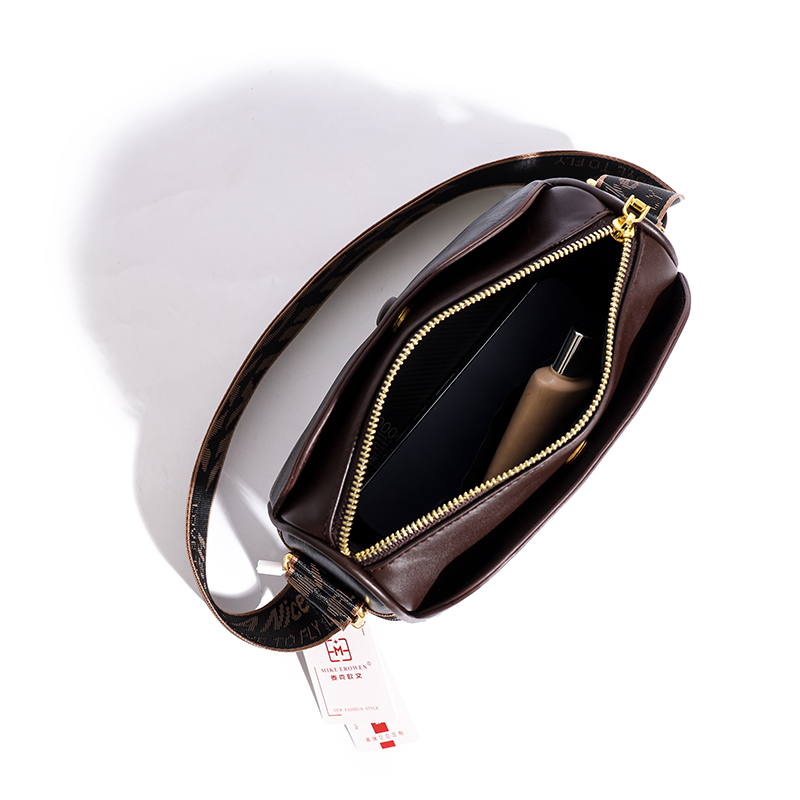 高级感复古国风包包女2025新款真皮质感多层单肩斜挎大容量枕头包 - 图2