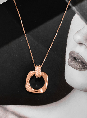 玫瑰金色方形镂空吊坠项链