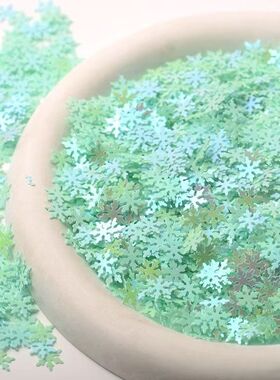 小懒 diy圣诞装饰雪花亮片圣诞树扭扭棒装饰点缀透明雪花手工材料