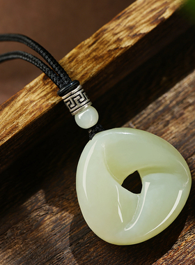 和田玉平安扣吊坠峰回路转