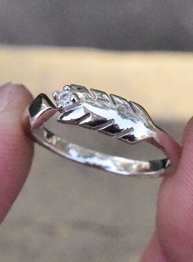 进口女士925纯银镶钻箭头小戒指