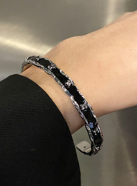 手镯男暗黑个性设计高级感中性风手饰女百搭简约新款小众配饰饰品