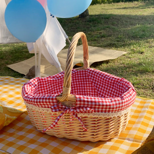 Wicker picnic basket ins toy storage