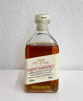 现代轻奢样板间酒柜酒窖层板香槟酒威士忌XO道具洋酒仿真假酒摆件