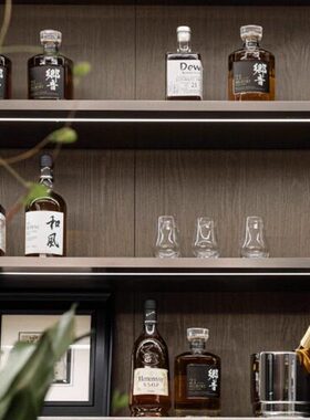 软装家居样板间餐边柜酒柜洋酒雪茄酒器主题软装摆件售楼部装饰品