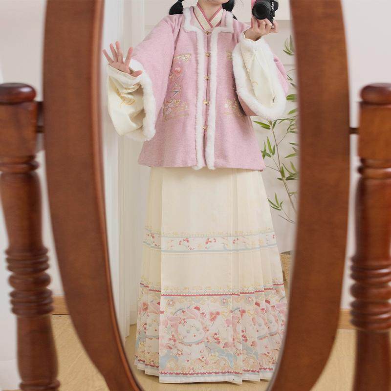 花相知原创【绒绒兔】明制方领刺绣琵琶袖冬款拜年服马面裙加绒,淘宝优惠券,粉丝福利购,淘宝优惠卷